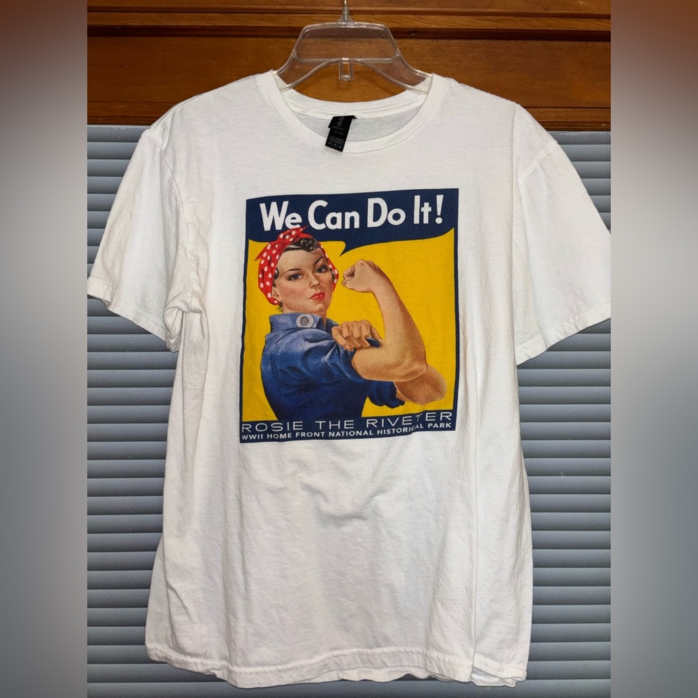 Vtg We Can Do It Rosie The Riveter T Shirt Medium White World War II Art Poster